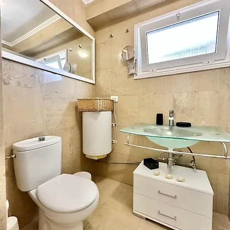 First Line Attic - Adults Only - Apartament