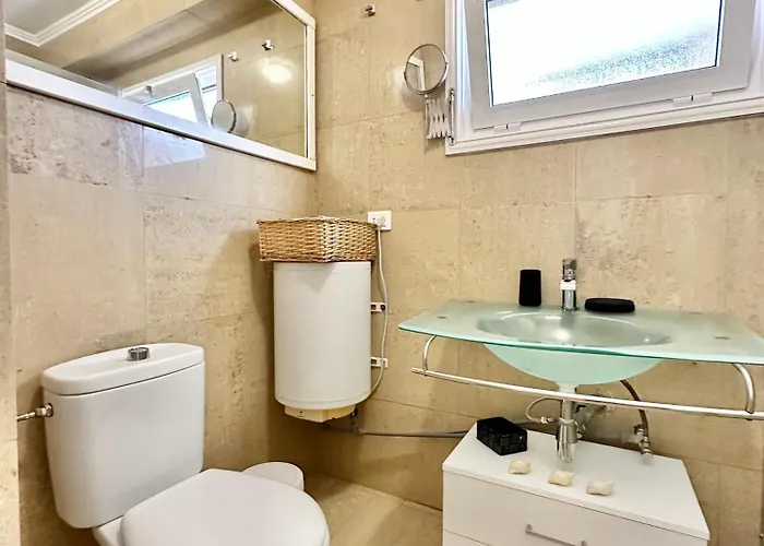 First Line Attic - Adults Only - דירה