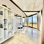 First Line Attic - Adults Only - Apartament